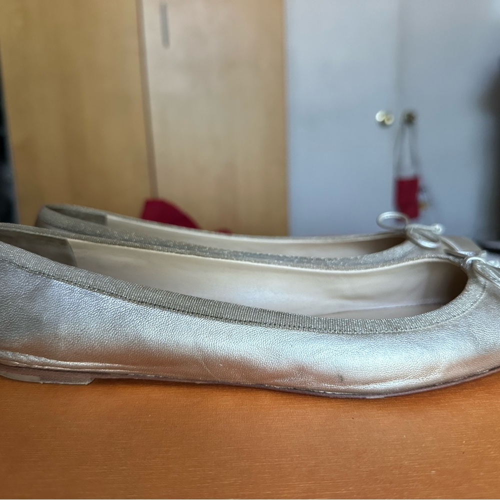 Christian Louboutin gold flats - Picture 2 of 6